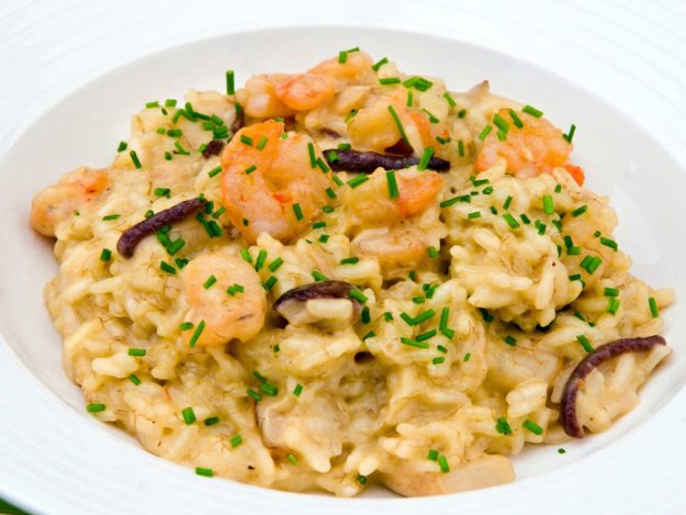 Riseria Re Carlo - Risotto con funghi e gamberi - Foto particolare (close-up) ricetta impiattata